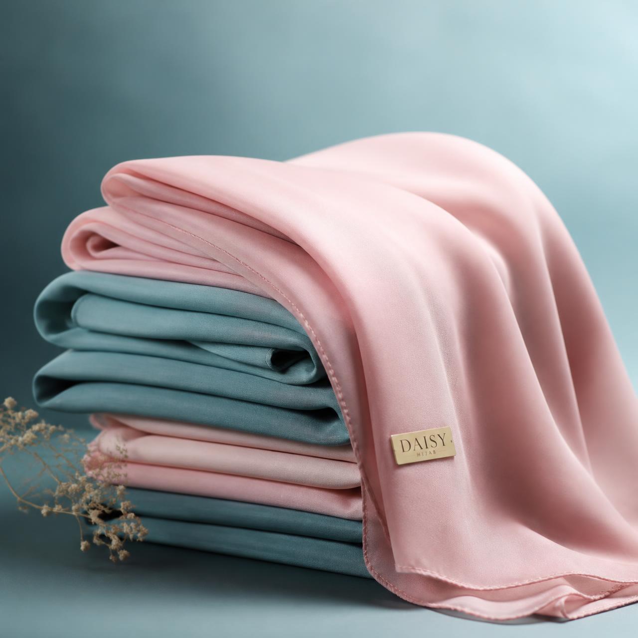 Tumpukan hijab pastel dengan label brand sendiri
